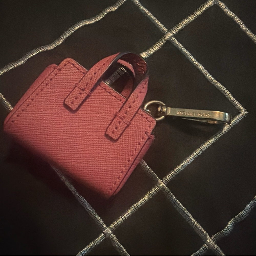 Michael Kors Rose Pink Mini Tote Keychain with Gold Logo - Picture 3 of 6